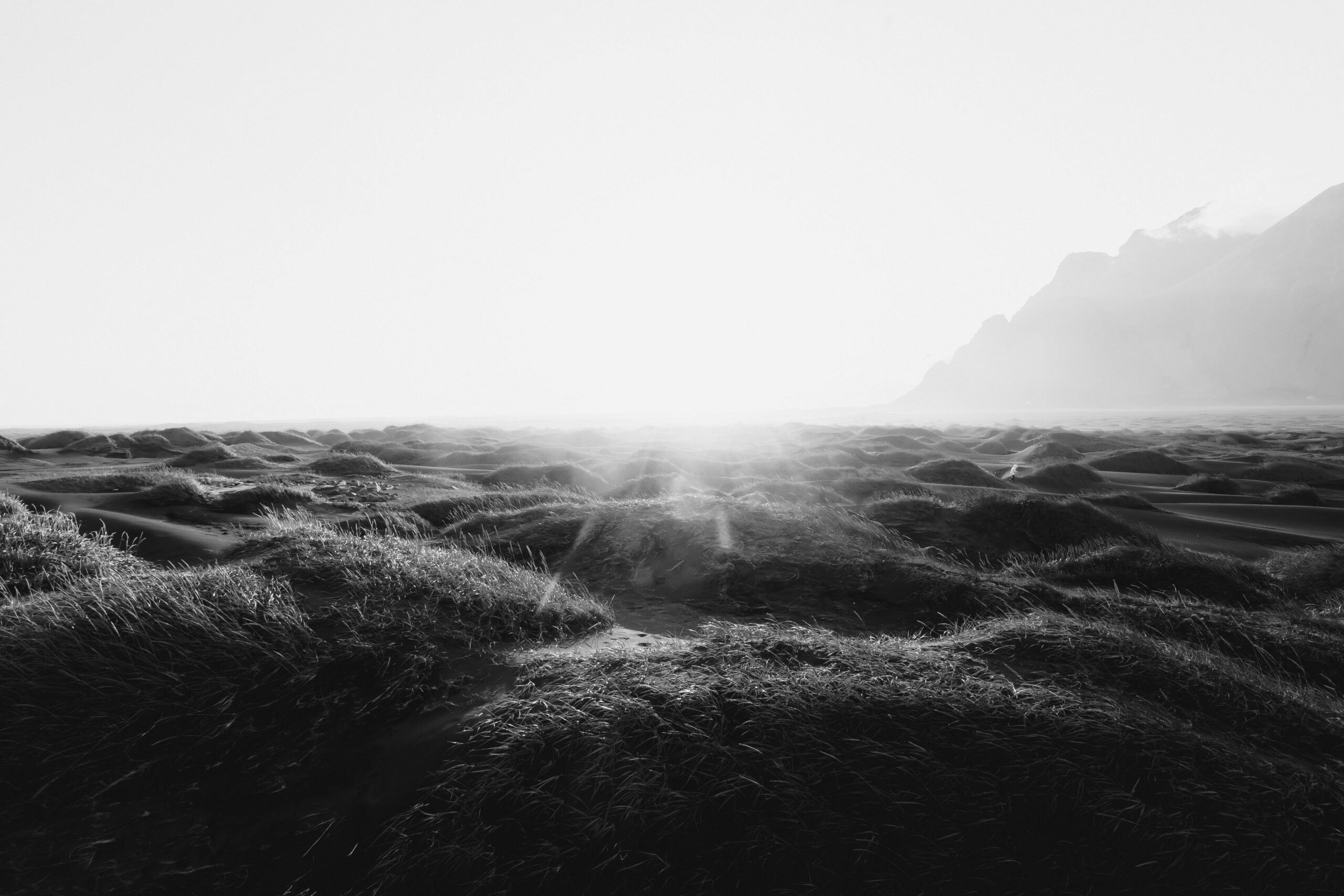 pexels-maksim-romashkin-31539133 Bild av gryningsljus, en symbol för hur hopp, energi och lust kan återvända efter nedstämdhet/depression